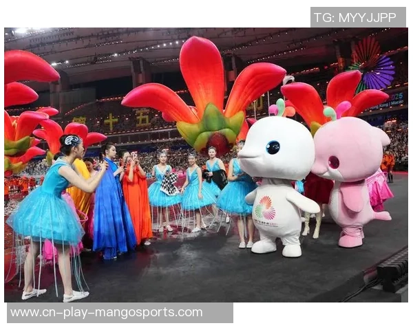 “大湾鸡”蘑菇蹲竟是即兴瞬间?导演揭秘:小演员们自主揣摩出来的 “大湾鸡”蘑菇蹲竟是即兴瞬间?导演揭秘:小演员们自主揣摩出来的